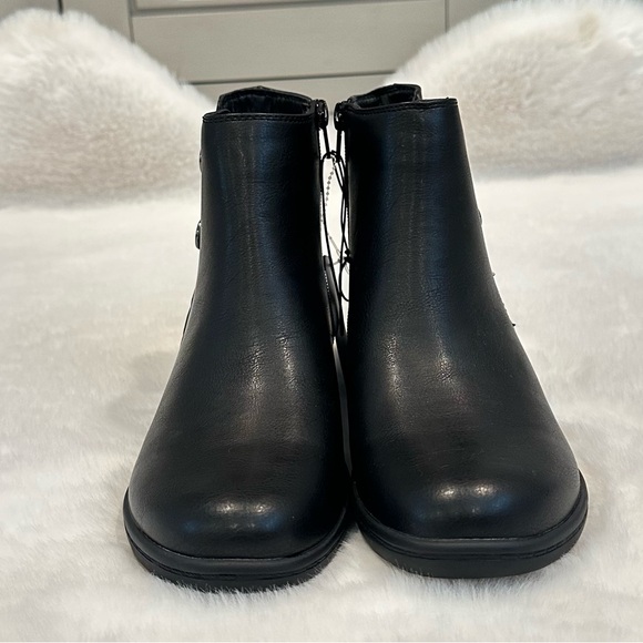 Flex Step Alison Women's Black Faux Leather Ankle Boots Side Zip - Picture 2 of 6